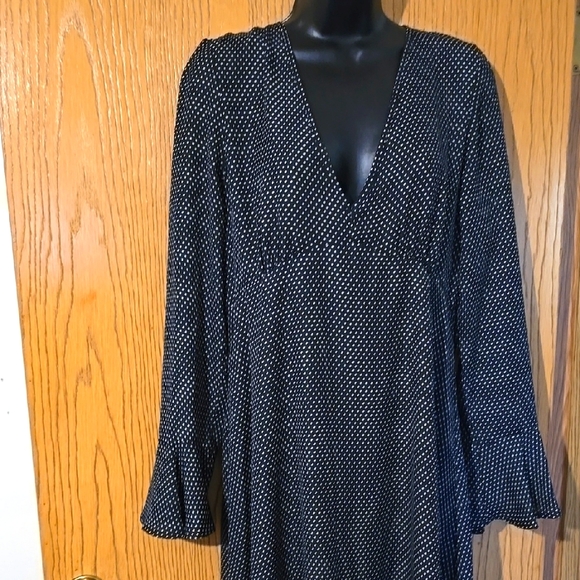 Le Lis Blk poka dots Dress - Picture 1 of 5